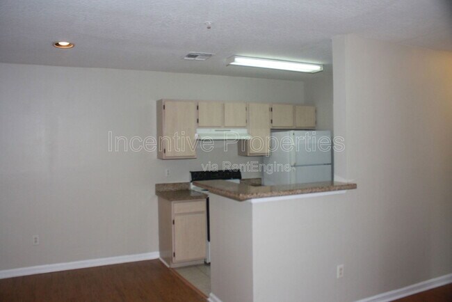 Building Photo - 4356 S Kirkman Rd