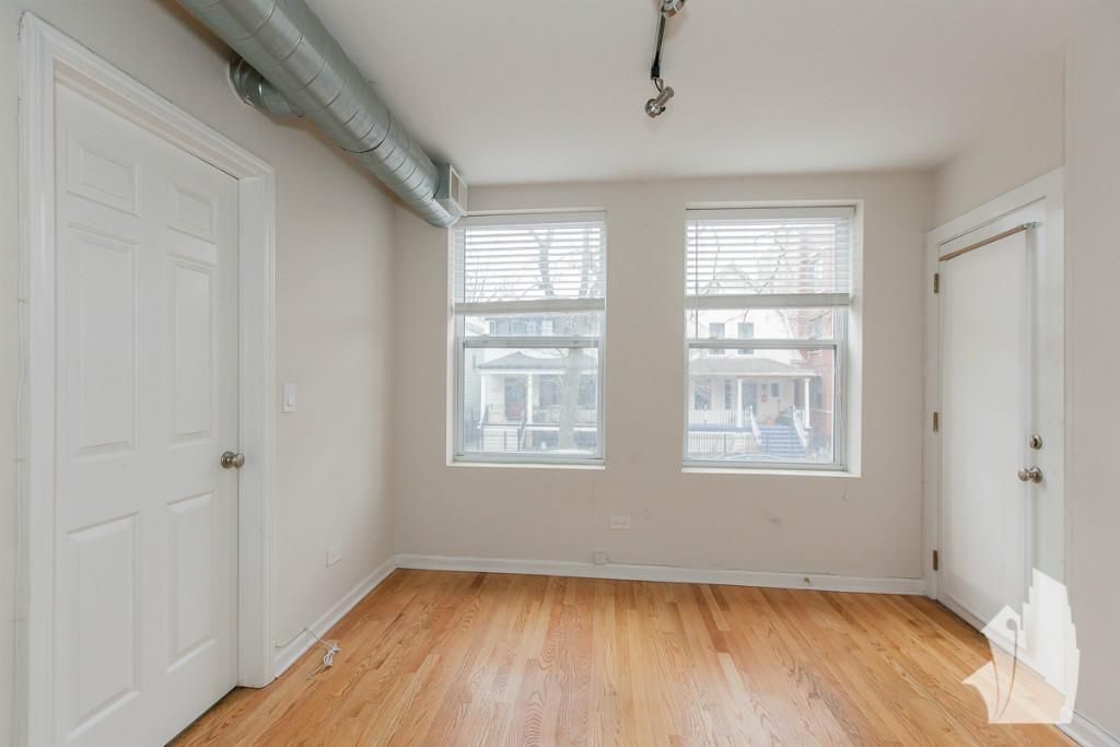 Building Photo - 2520 W Leland Ave