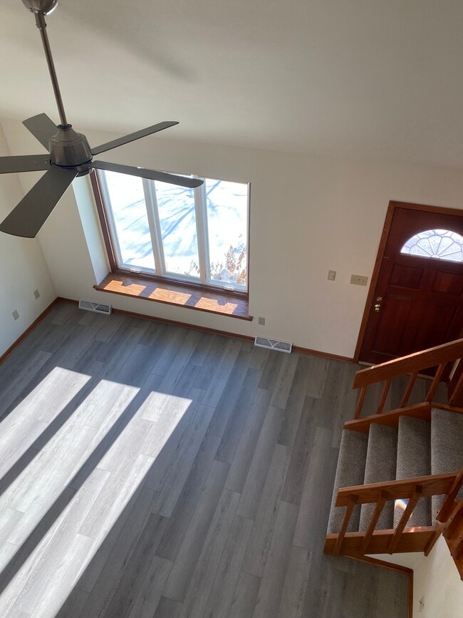 Building Photo - 10300 W Beacon Hill Dr