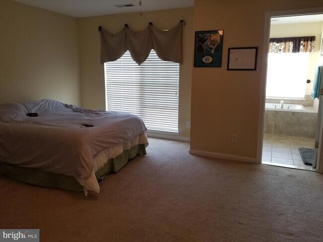 Building Photo - 181 Hudson Dr