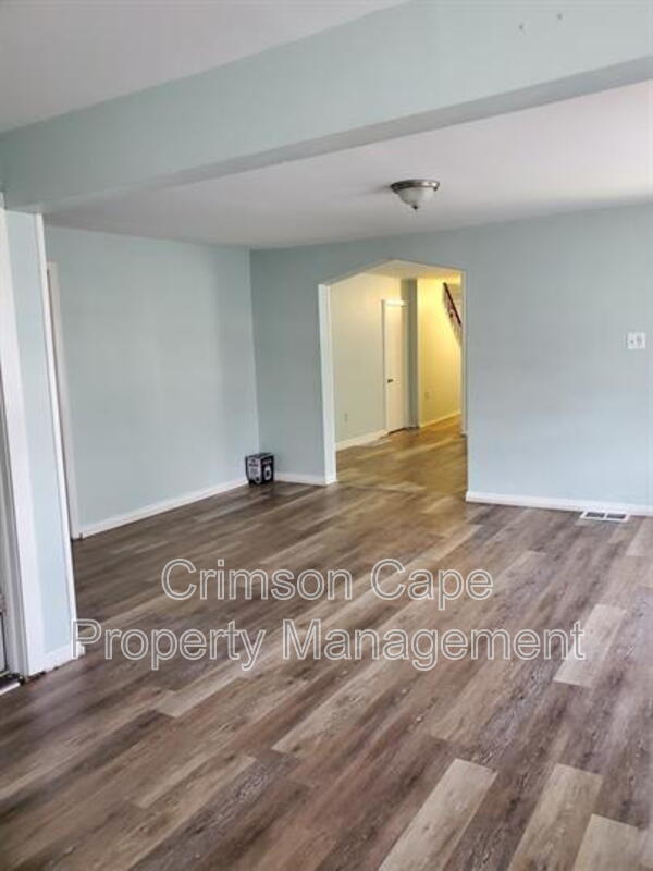 Building Photo - 108 Grove St