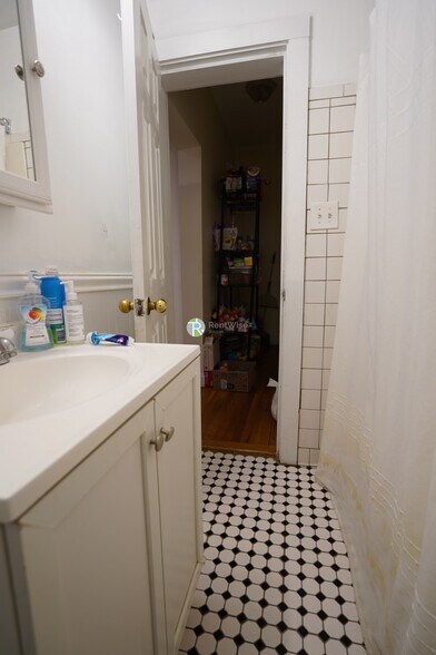 Building Photo - 62 Egmont St