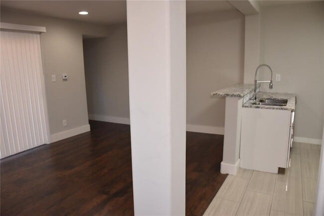 Building Photo - 4804 W Wind Trail