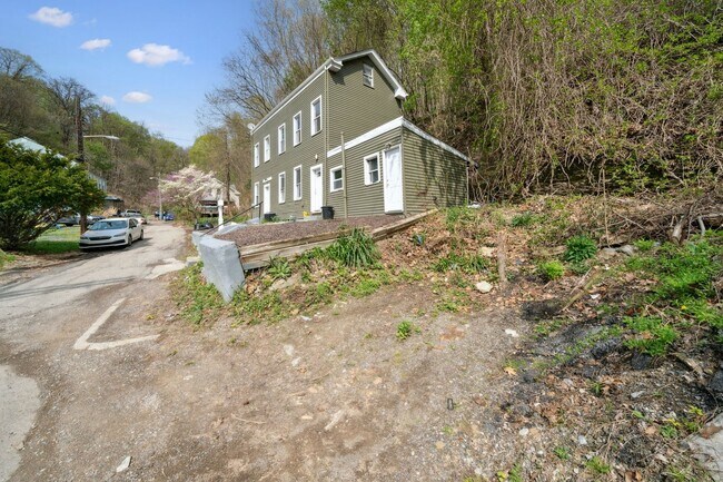 Building Photo - Spacious 3 Bedroom Home in Spring Garden (Single Family)