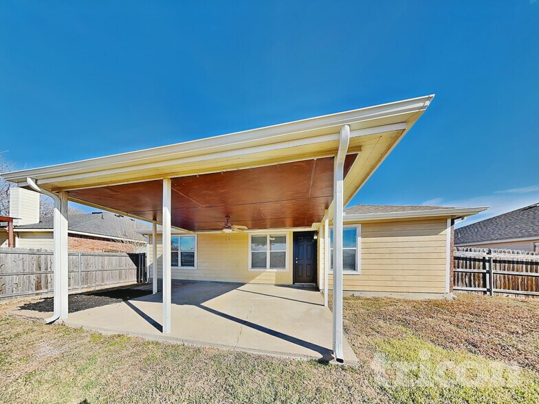 Building Photo - 923 McKavett Dr