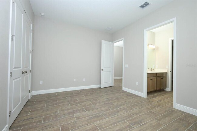 Building Photo - 10170 Ballast Dr