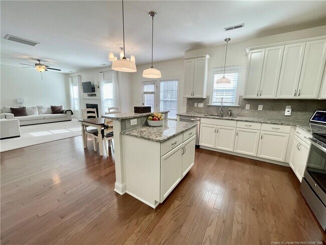 Building Photo - 126 Watchmen Ln