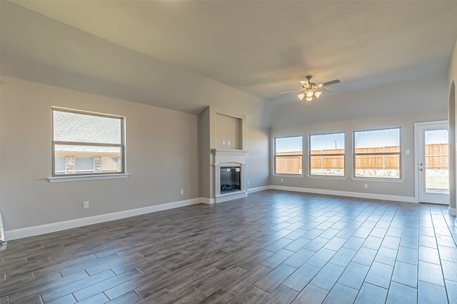 Building Photo - 422 Oleander Dr