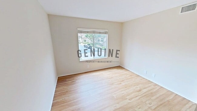 Building Photo - 2Bd 1Ba Condo in Newport Beach