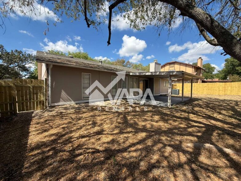 Building Photo - 8342 New World Dr