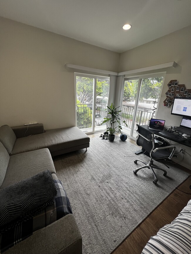 Building Photo - 1959 20th St