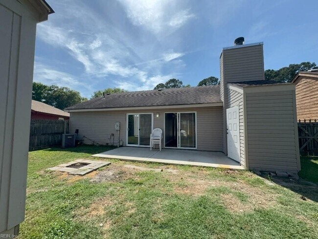 Building Photo - 1414 Dove Dr