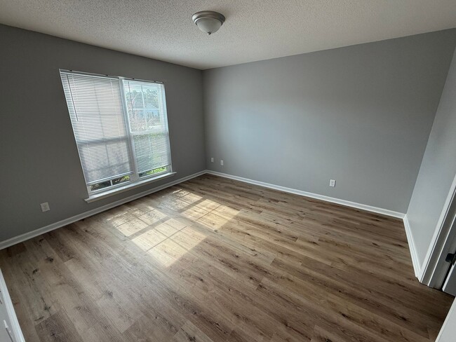 Building Photo - 1261 Ball Park Ave NE