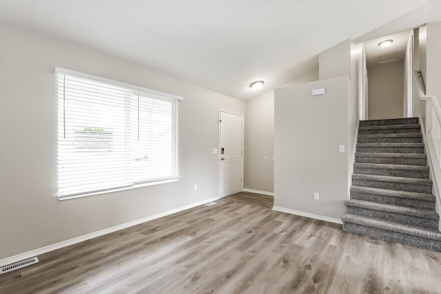 Building Photo - 772 Fox Run Dr