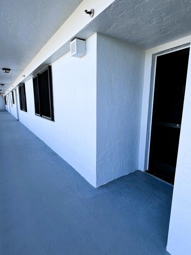 Building Photo - 7770 Tahiti Ln