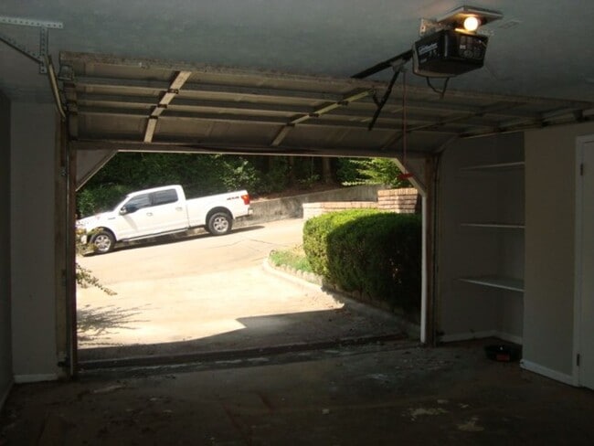 Building Photo - Three bedroom/2bathroom Condo available fo...