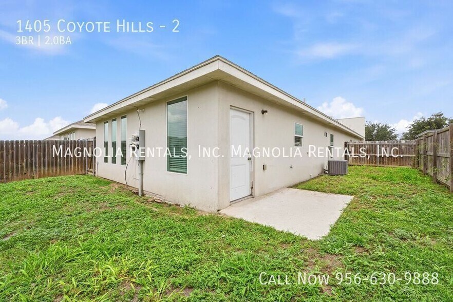 Building Photo - 1405 Coyote Hls
