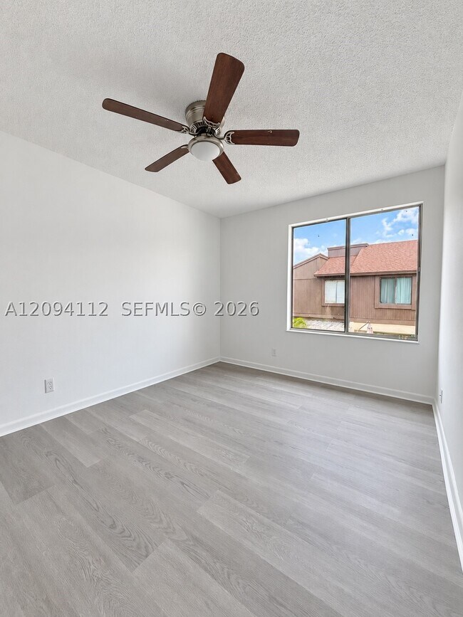 Building Photo - 5348 Bosque Ln