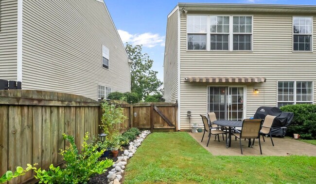 Building Photo - 2143 Kaybird Ln