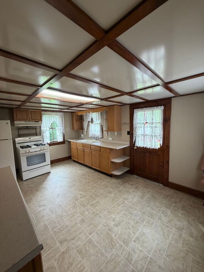 Building Photo - 1295 Kroucher Rd