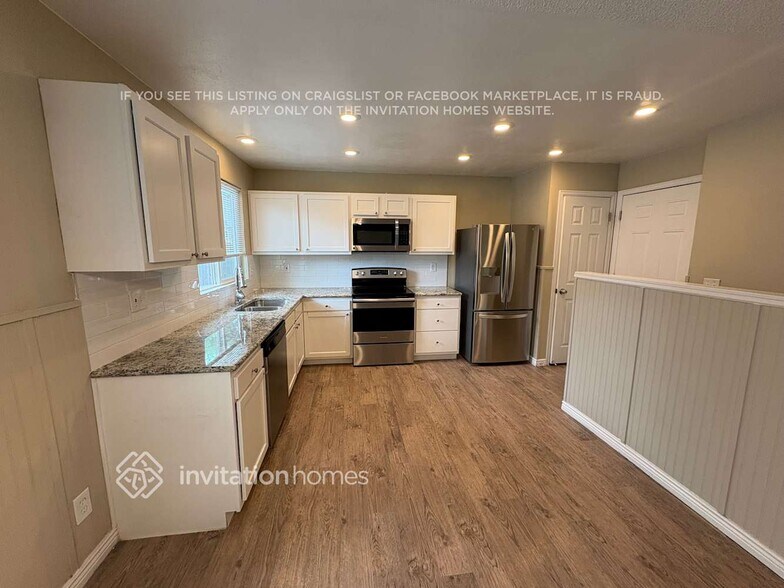 Building Photo - 12052 Ivanhoe Cir