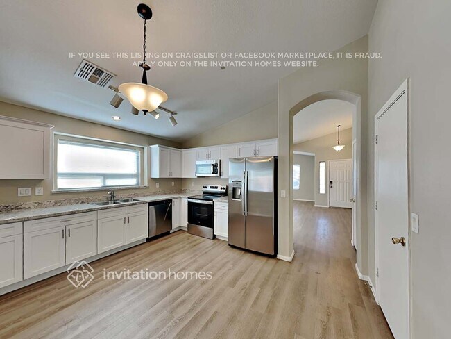 Building Photo - 1088 E Palomino Way