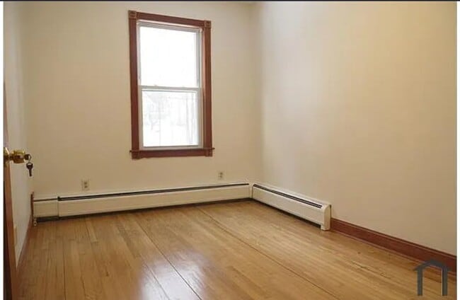 Building Photo - Spacious 3-bedroom, 1st-floor apartment located in a quiet residential neighborhood of Westfield.