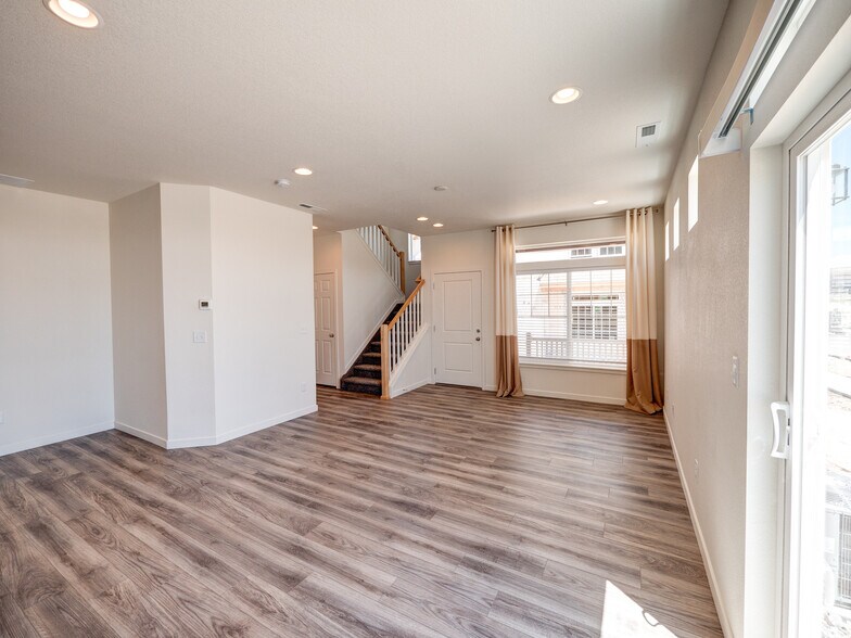 9278 Turlough entry and stairway. - 9278 Turlough Hts