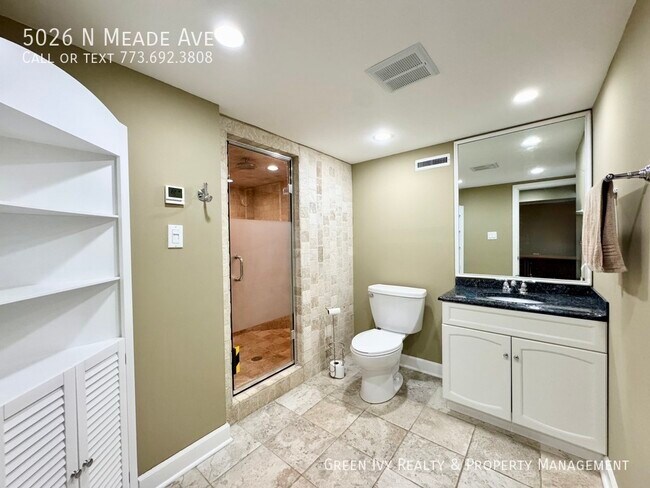 Building Photo - 5026 N Meade Ave
