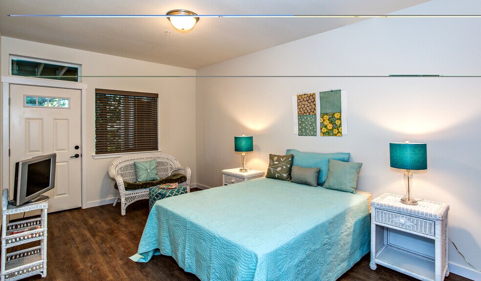 Building Photo - 2377 Main St