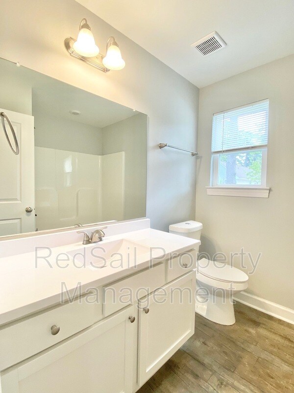 Building Photo - 112 Thalia Rd