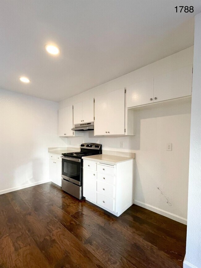 Building Photo - 1788 Long Barn Way