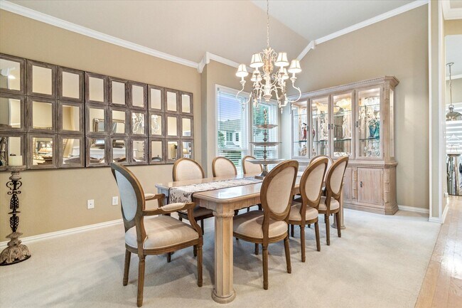 Building Photo - Incredible 4-Bedroom