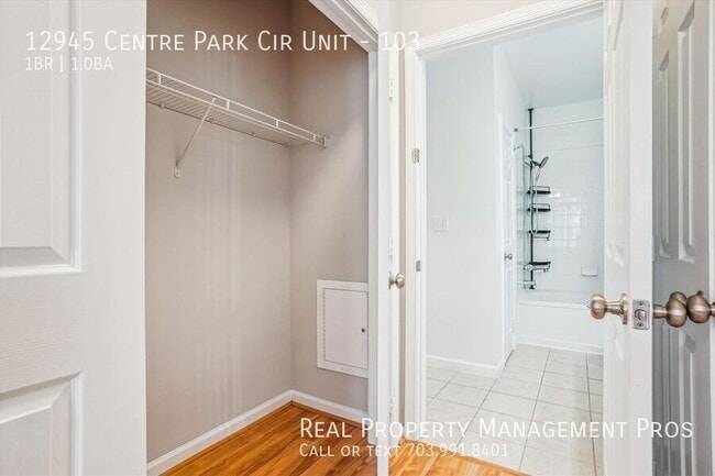 Building Photo - 12945 Centre Park Cir