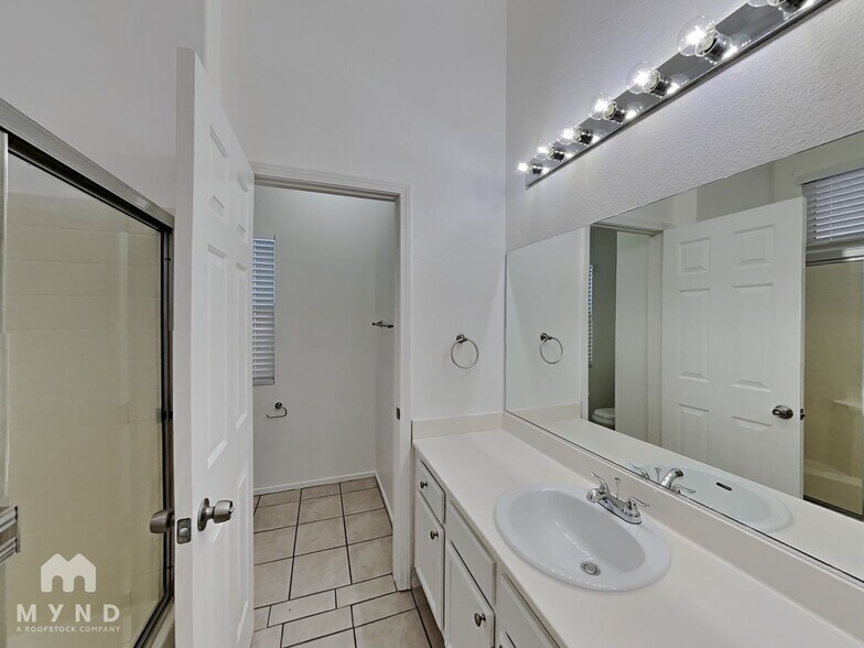 Building Photo - 9540 Ensworth St