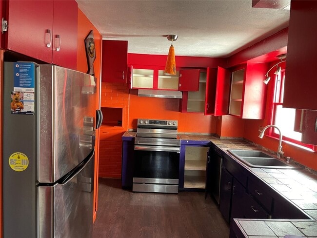 Building Photo - 504 Torrance Ave