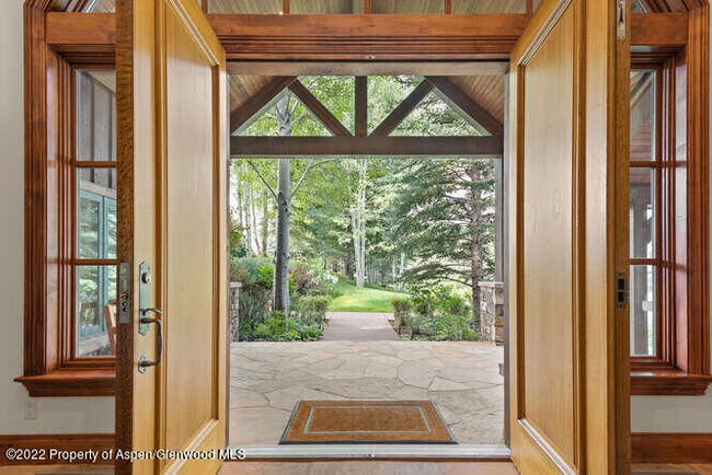 Building Photo - 650 Pioneer Springs Ranch Rd