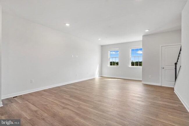Building Photo - 16521 Green Glade Dr