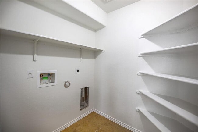 Building Photo - 137 Langtry Ln
