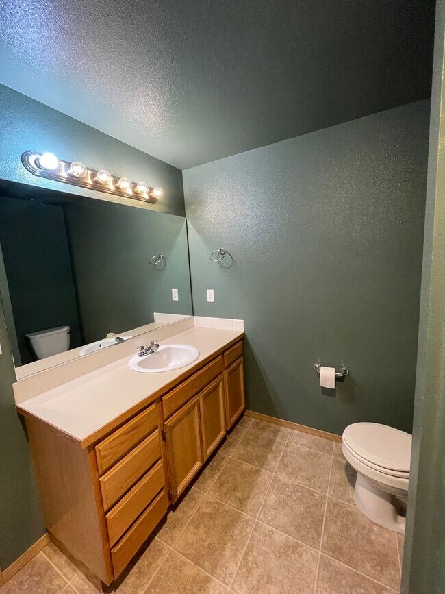 Building Photo - Spacious 1,520 Sq. Ft. Home with Open Floor Plan