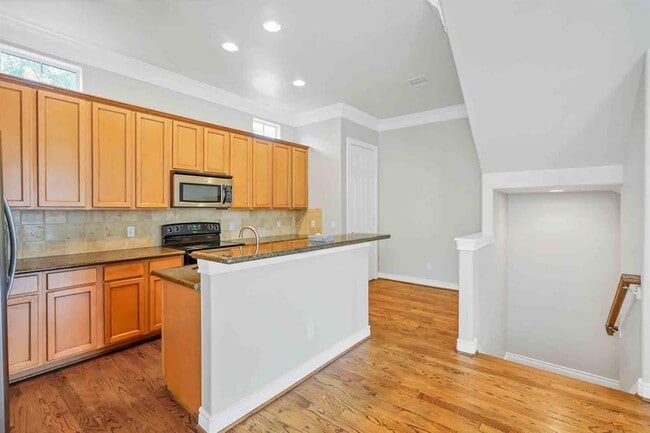 Building Photo - 9028 Harbor Hills Dr
