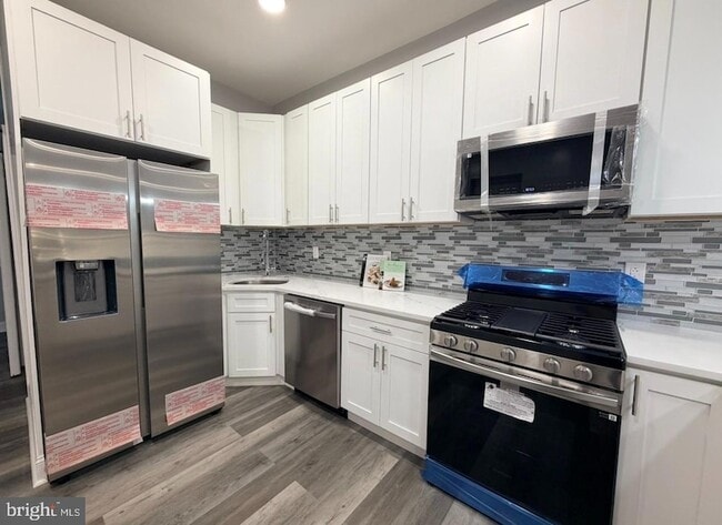 Building Photo - 3841 N Sydenham St