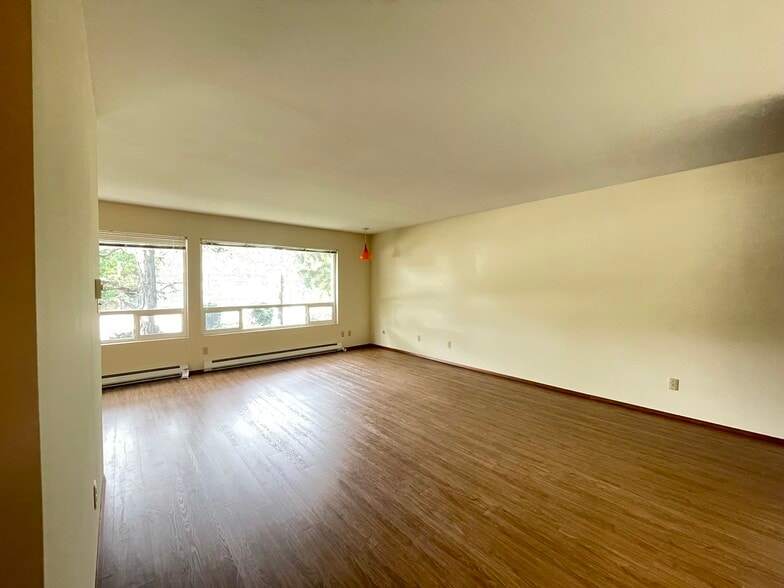 Living Room - 540 Williams Ave N