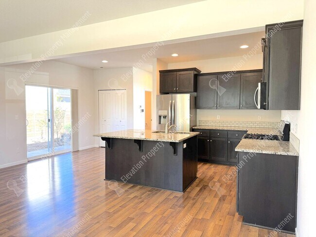 Building Photo - 3 BR pet-friendly home with fenced yard