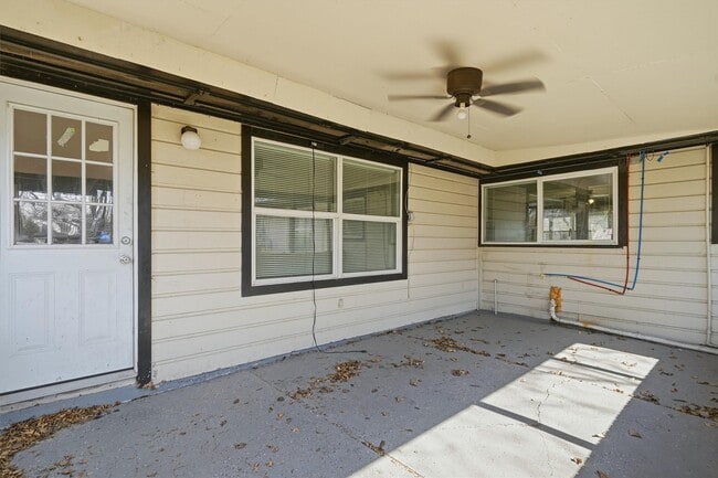 Building Photo - 2310 Merle St