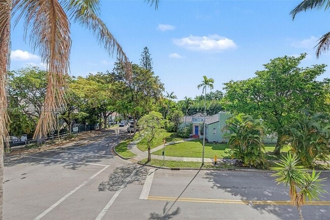 Building Photo - 694 NE 76th St