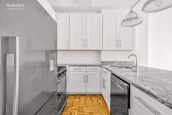 Building Photo - 380 Rector Pl