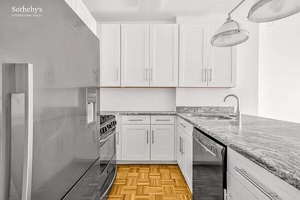 Primary Photo - 380 Rector Pl