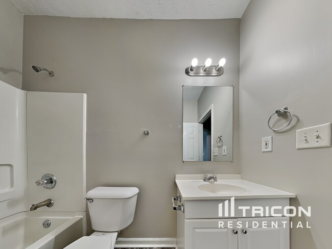 Building Photo - 957 Ashton Oak Cir