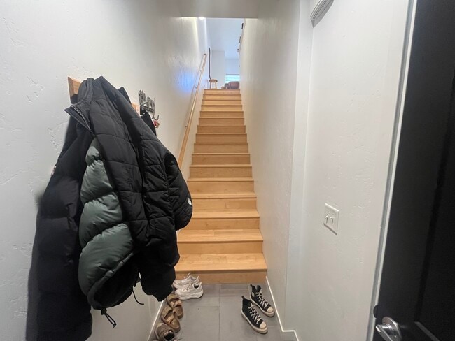 Building Photo - 006